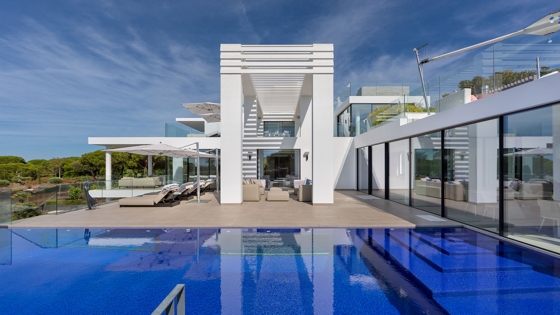 San Lorenzo Exterior (2)