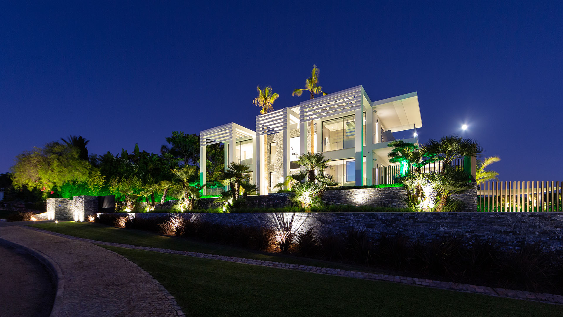 San Lorenzo Exterior (3)